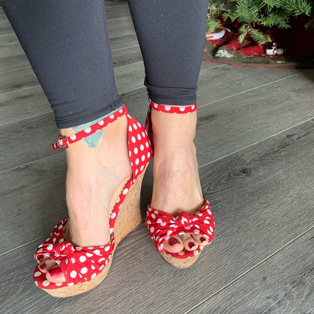Polkadot peep toe wedges